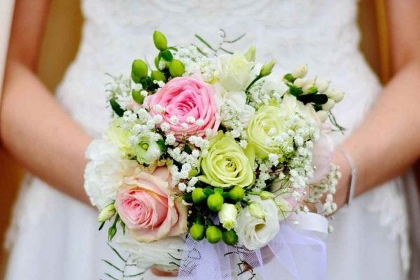 congerdesign-bridal-bouquet-3323903_1280 (1)